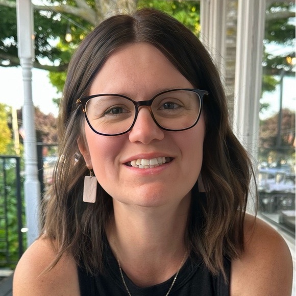 Meet your Posher, Bridget - Picture 1 of 1